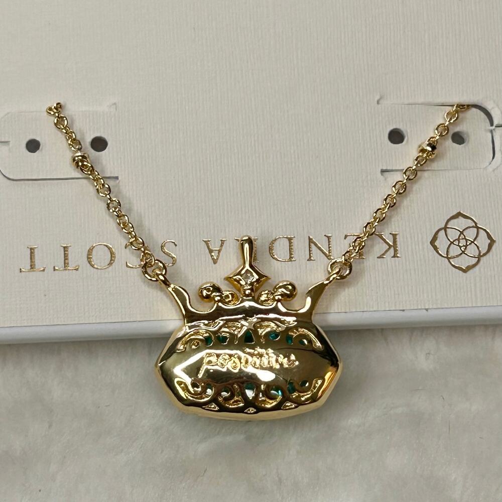 Kendra Scott Elisa Princess Gold Short Pendant Necklace - Picture 6 of 7